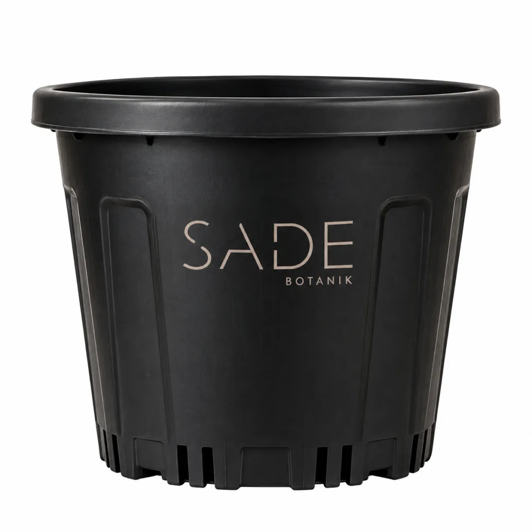 Plastic pot